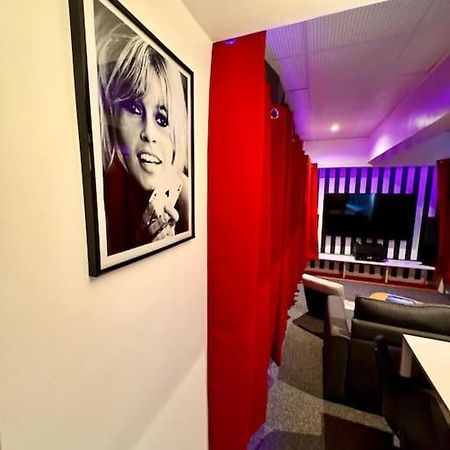Experience Cinema Immersif Dans Appartement Renove Pres De Montmartre Paris Eksteriør bilde